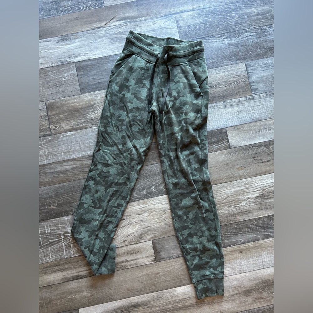 Lululemon joggers